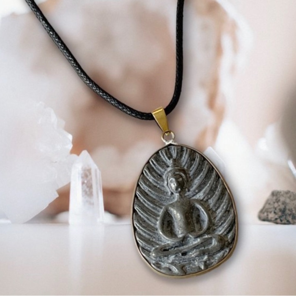 Phra Sum Kor Buddha Amulet Necklace